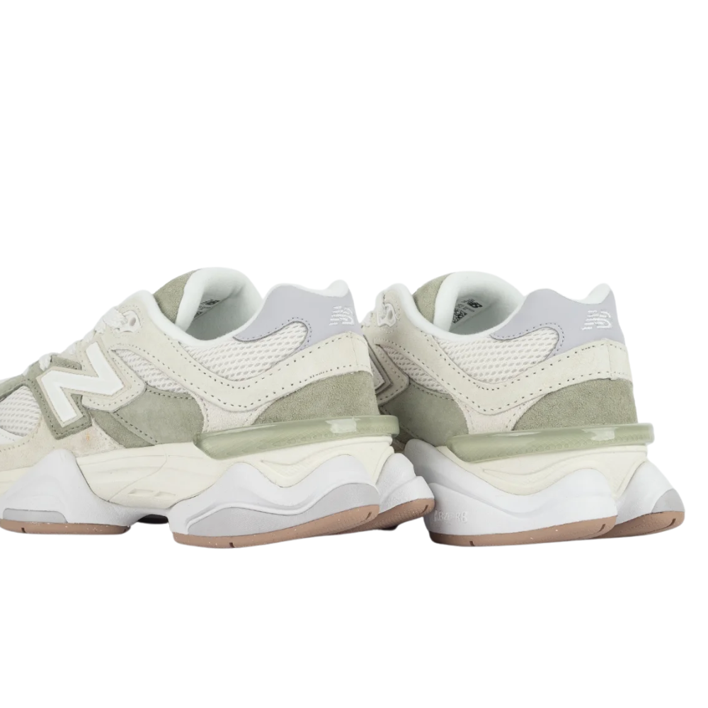 Tênis New Balance 9060 Garter Snake Feminino – Estilo Futurista