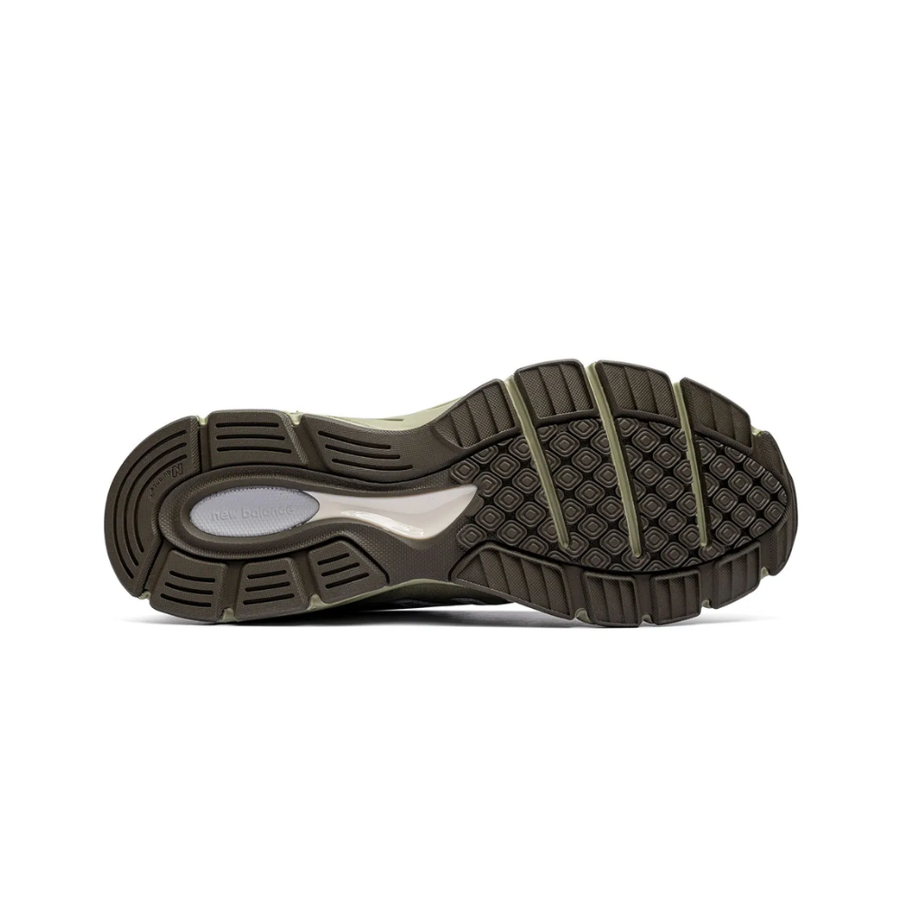 Tenis New Balance 990V4 'Olivine' Masculino U9901MX Sneakers