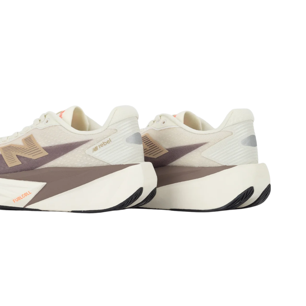 Tenis New Balance Fuelcell Rebel V5 Off White Feminino WFCXLJ5